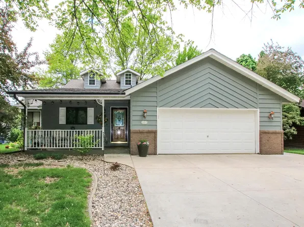 370 Campbell Ln NW, Hutchinson, MN 55350