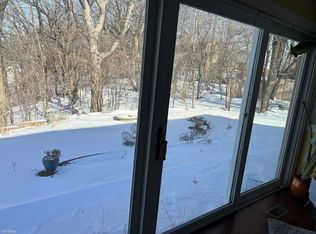 8428 Amsden Ridge Cir, Bloomington, MN 55438