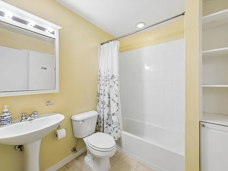 6829 N Lakewood Ave #1 — Photo 21
