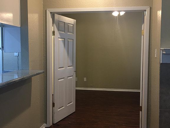 5th image of 4316 Swiss Ave APT 101