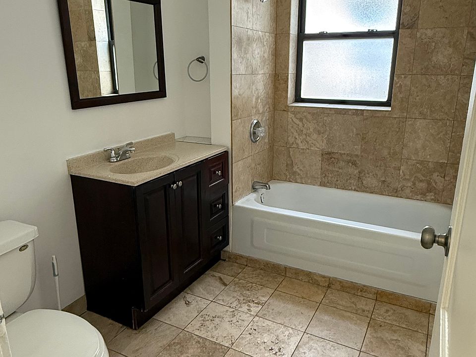 1st image of 3538 S King Dr #2N