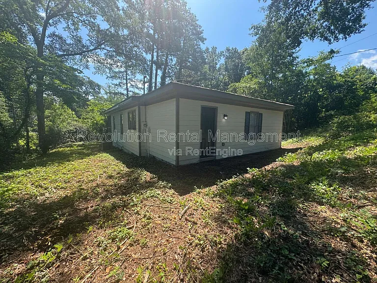 380 Chattahoochee St — Photo 2
