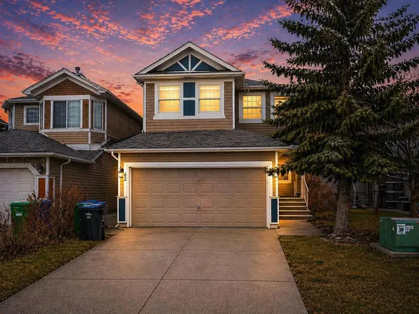 42 W Royal Elm Dr NW, Calgary, AB T3G 5P7