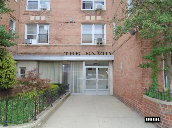 2939 Avenue Y image 1 of 12