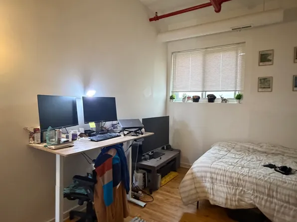 1114 W Belmont Ave APT 3, Chicago, IL 60657