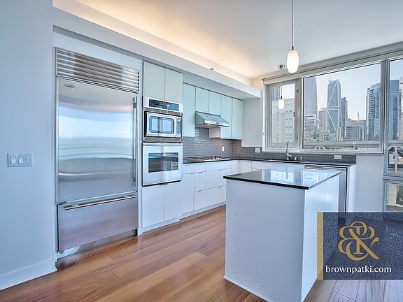 5th image of 501 Beale St Unit 16D