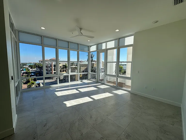 201 W Marion Ave #1414 — Photo 4