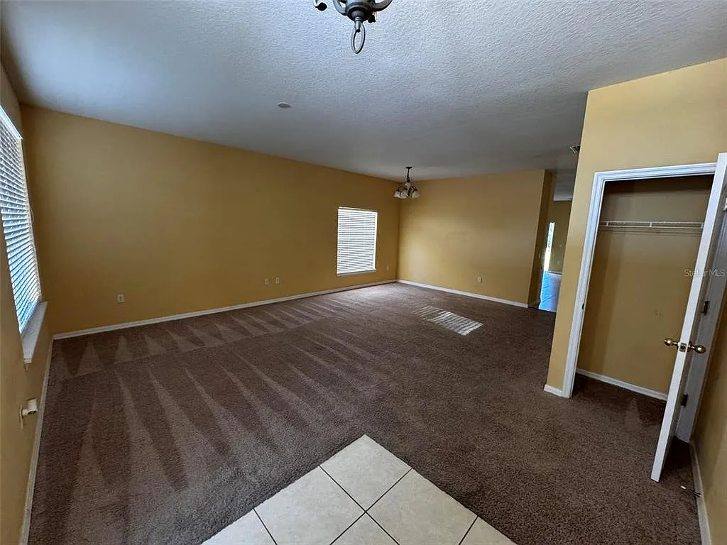 3 bed, 2.0 bath, 1822 sqft, $2,095 — Photo 2