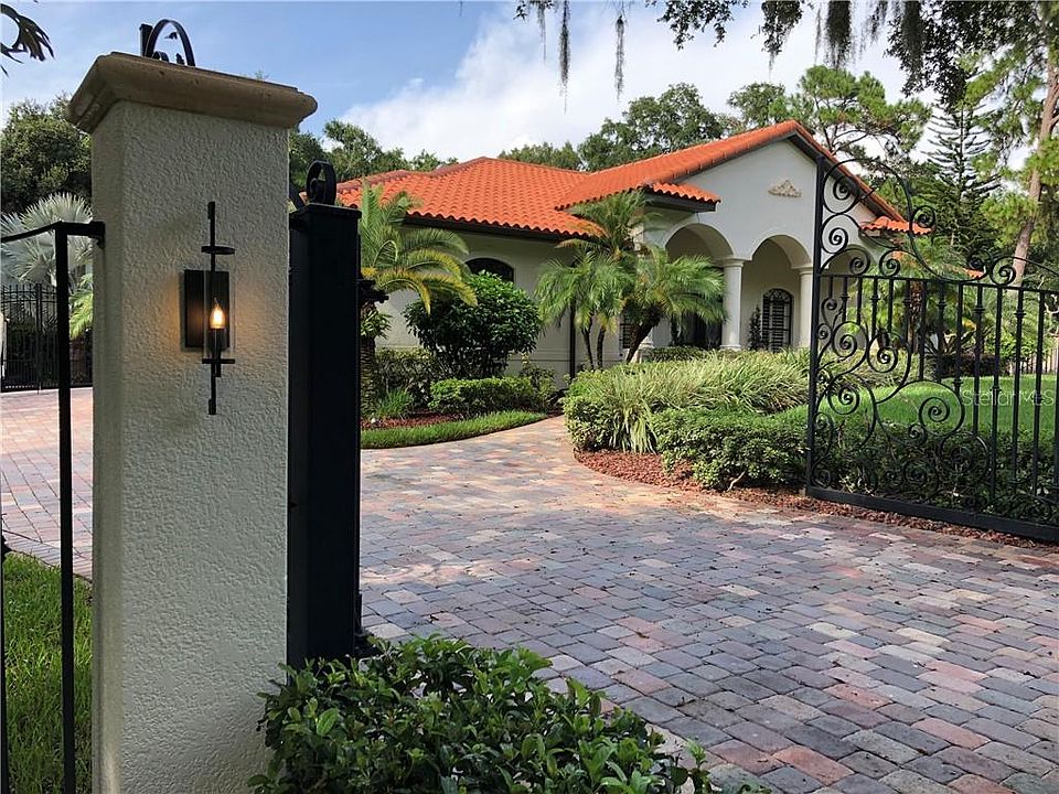 1st image of 8525 Robin Hood Dr