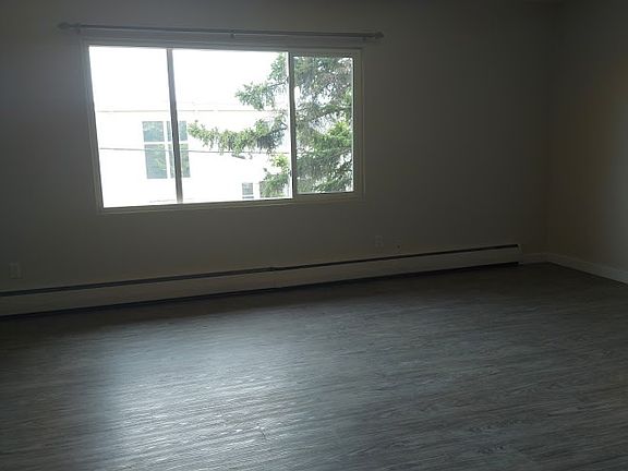 4th image of 10309 102nd St #122