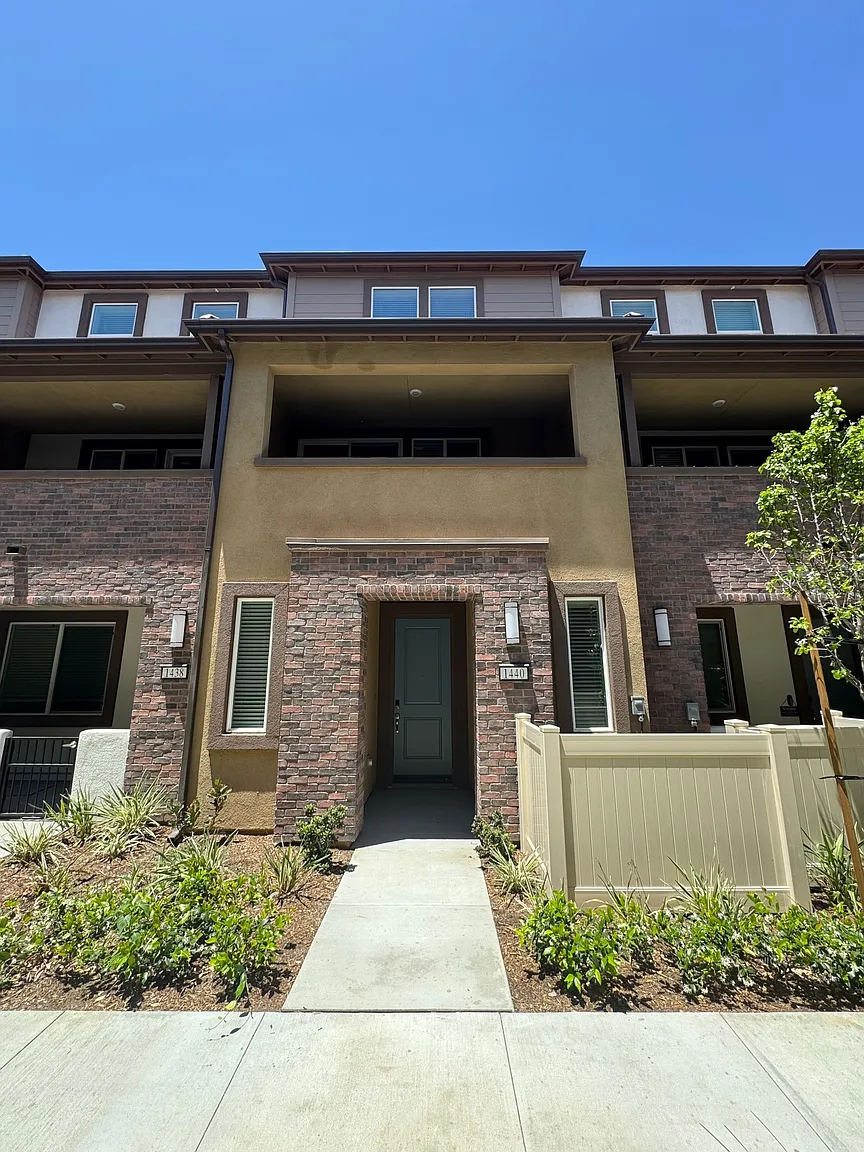 1440 Stratus Dr #1440 photo 1