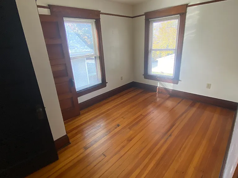 920 E St — Photo 18