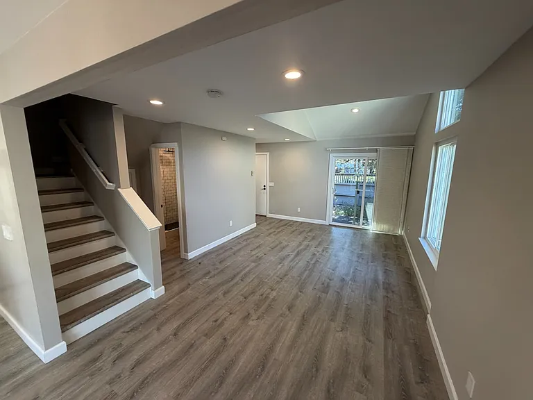 618 S Fair Oaks Ave — Photo 8