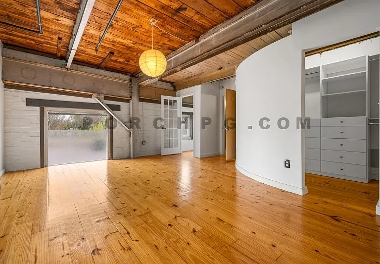 1661 La France St NE #228 — Photo 20