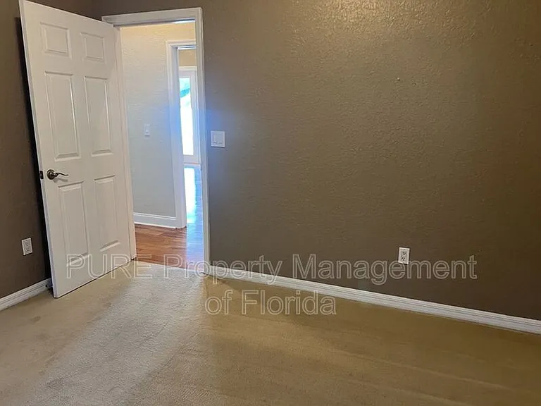 1035 SW 33rd Pl — Photo 19