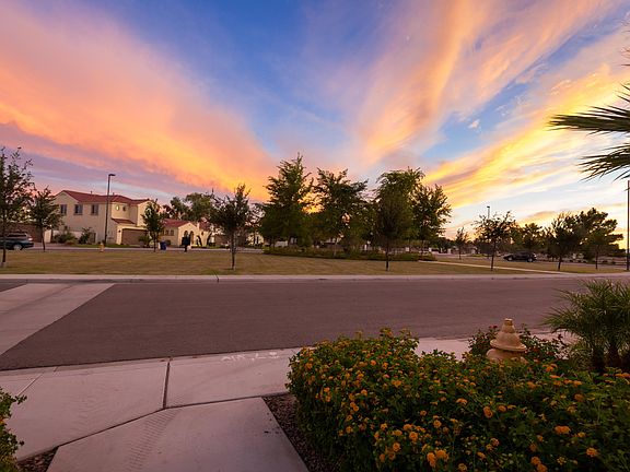 4th image of 2442 W Hope Cir