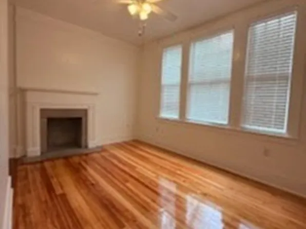 526 E 37th St, Savannah, GA 31401