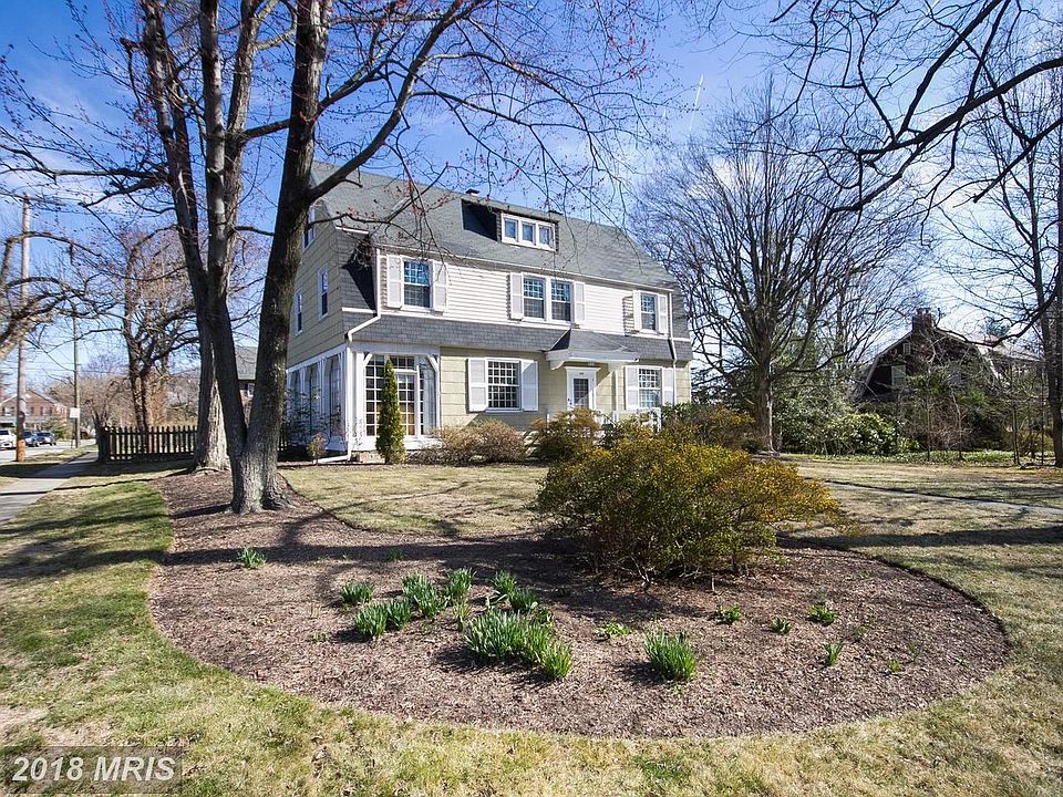 Very large corner lot.
