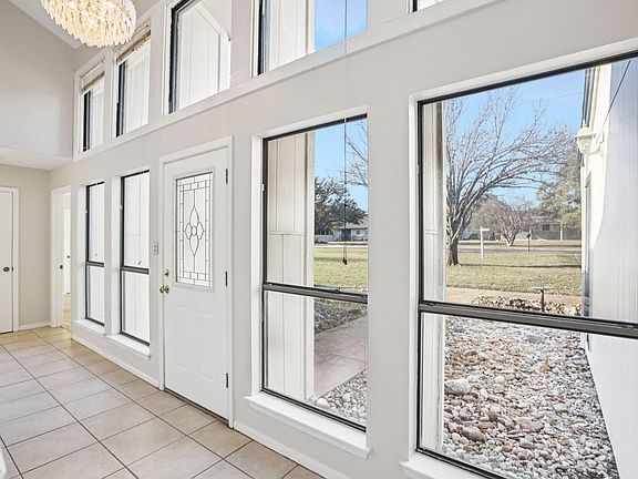 2nd image of 141 Ridgecrest Rd