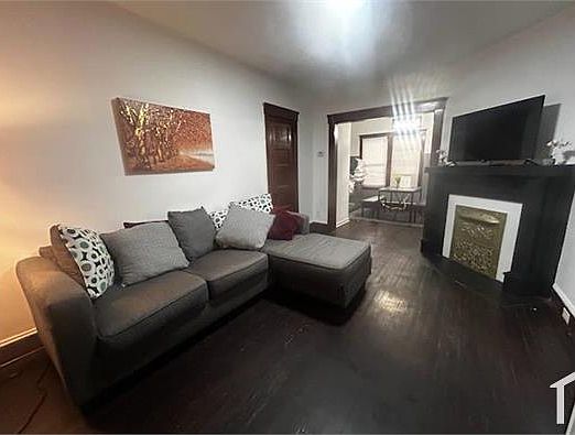 1st image of 1815 Lakeview Rd #4