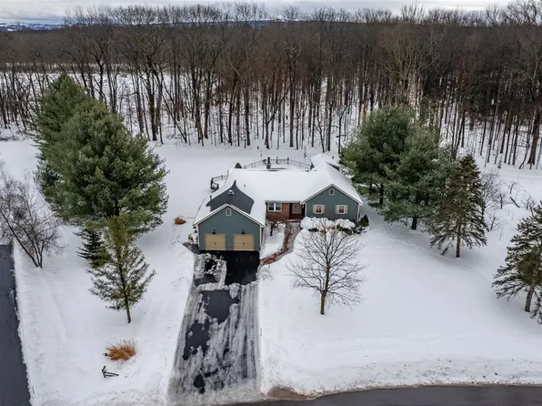 116 Benedict Manor Dr, Kirkville, NY 13082