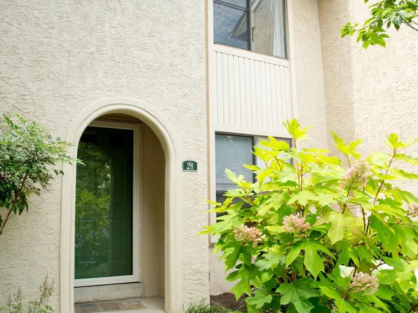 731 Wynnewood Rd APT 28, Ardmore, PA 19003