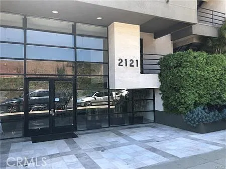 2 bed, 1080 sqft, $3,450 — Photo 2