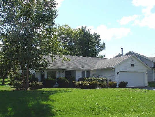 1st image of 323 Candlewick Dr NE