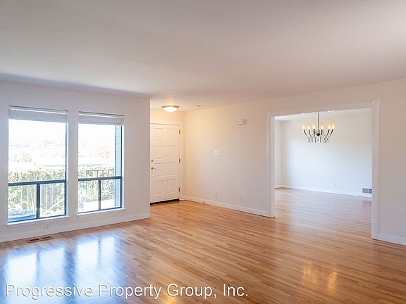 5th image of 551 Virginia Dr