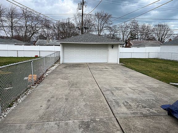 2nd image of 22551 Kipling St