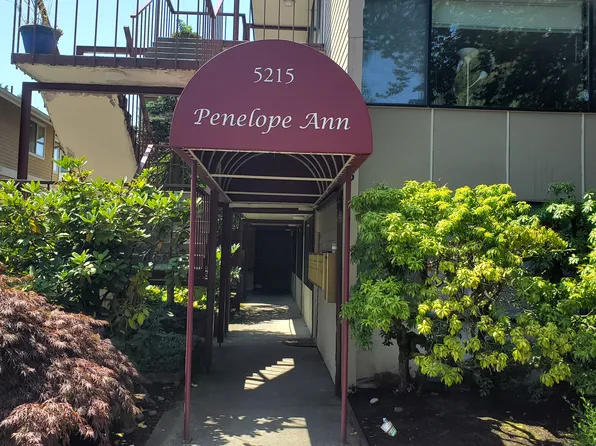 5215 15th Ave NE APT 2, Seattle, WA 98105