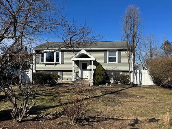 86 E Main St, Ayer, MA 01432