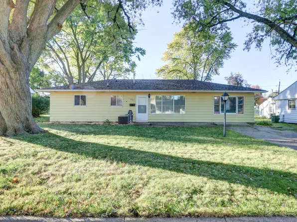 807 W 18th St, Sterling, IL 61081