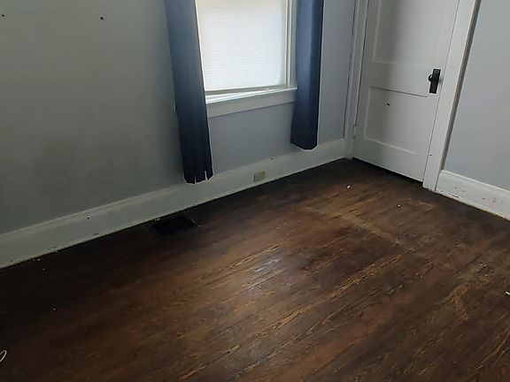 3rd image of 1621 W Belmar Pl