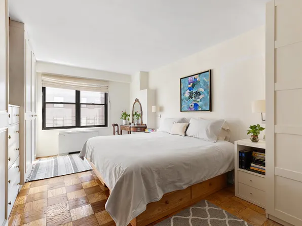 120 East 90th Street 9E image 3 of 6