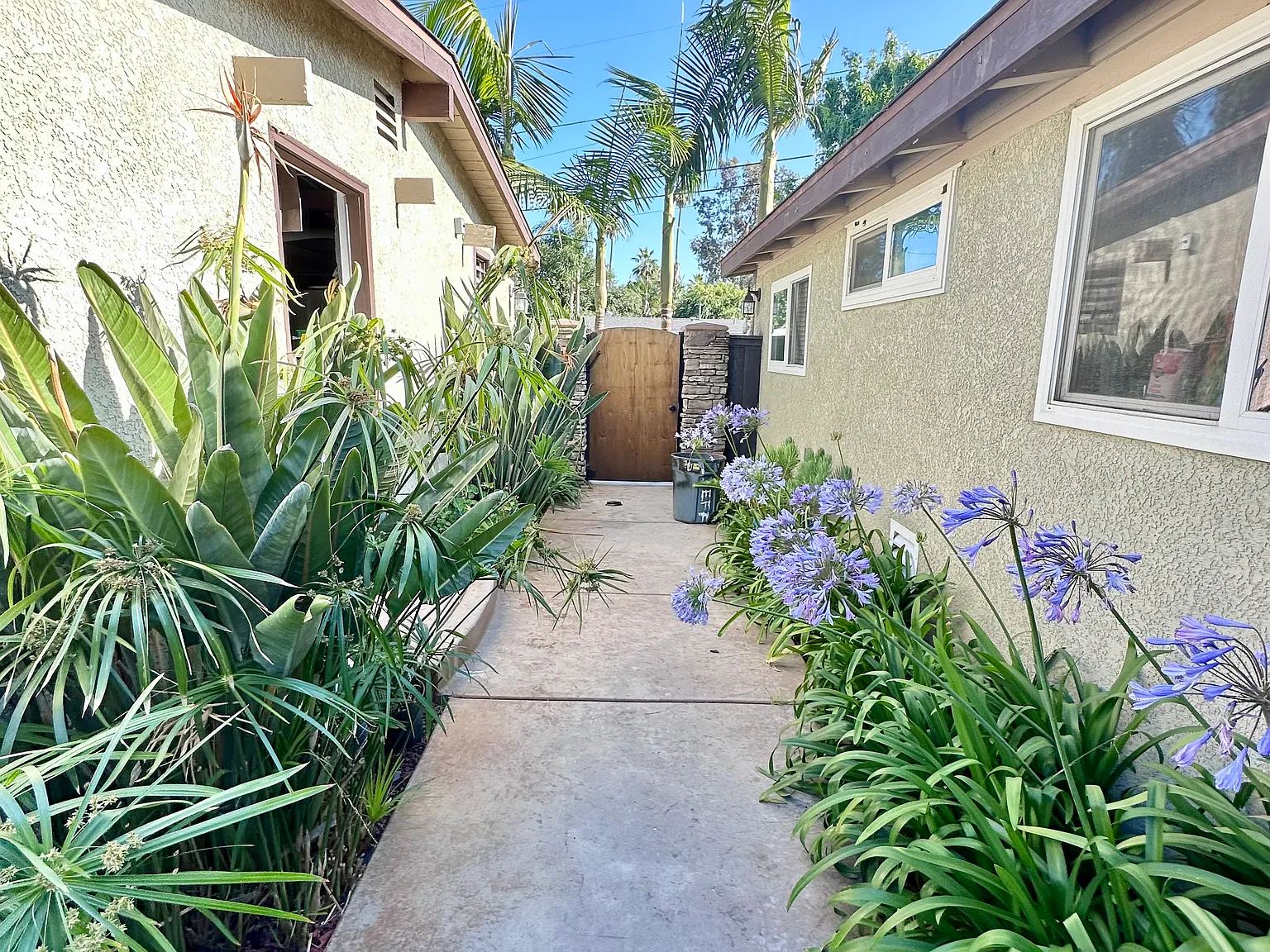 Acoma Ave, San Diego — Photo 3