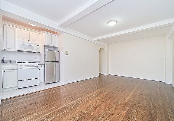 4th image of 850 Amsterdam Ave APT 2C