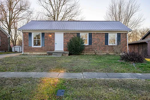 101 E Airview Dr Photo 1