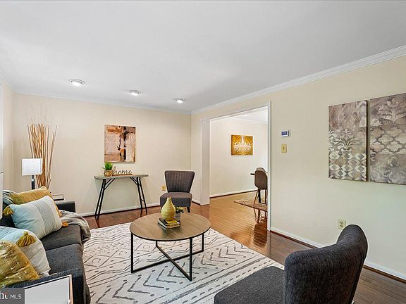 4th image of 10806 Oldfield Dr