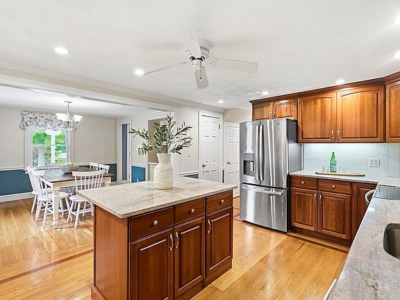 4th image of 97 Hartwell Rd