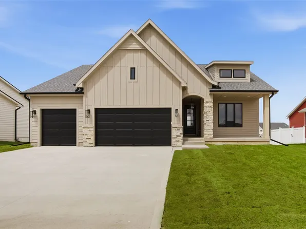 418 Westwood Dr, Huxley, IA 50124