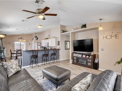 5009 Royal Lake Ave, Las Vegas, NV, 89131