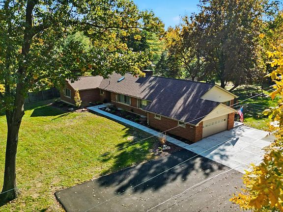 3rd image of 11440 Gideon Ln