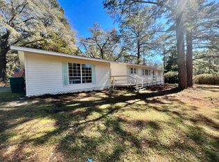 67 Meadowbrook Ln, Defuniak Springs, FL 32435