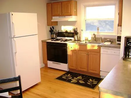Hillcrest Cir — Photo 3