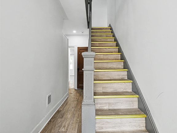 3rd image of 7947 68th Road