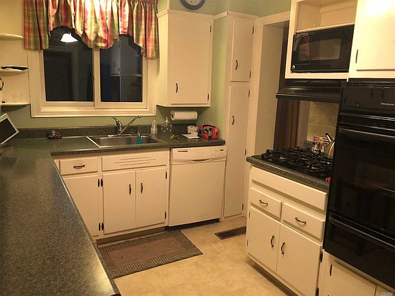 2nd image of 11 Arden Ct