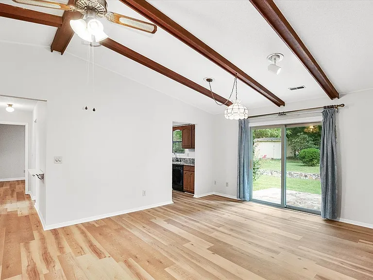 1607 Burnley Dr — Photo 17