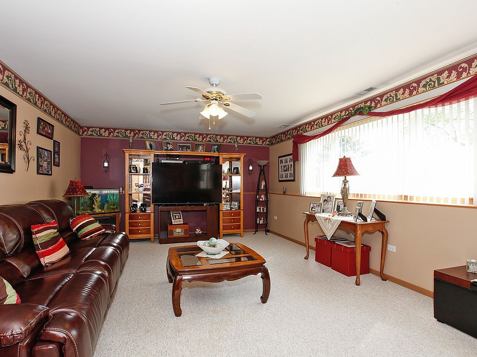 2nd image of 14353 Surrey Ct
