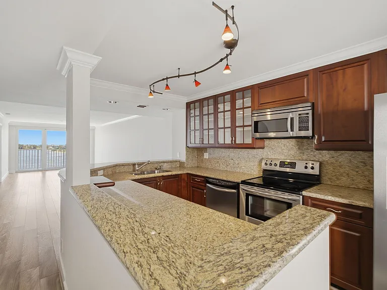3901 S Flagler Dr #802 — Photo 2